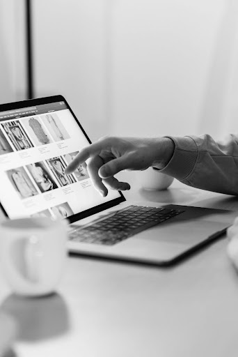 E-commerce conversacional: integración de chatbots y asistentes virtuales en la experiencia de compra online